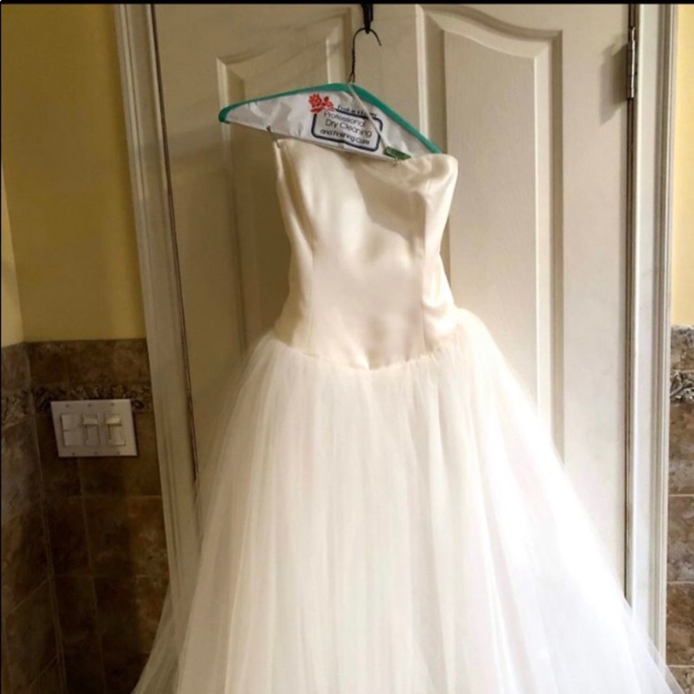 Authentic Vera Wang Wedding Dress